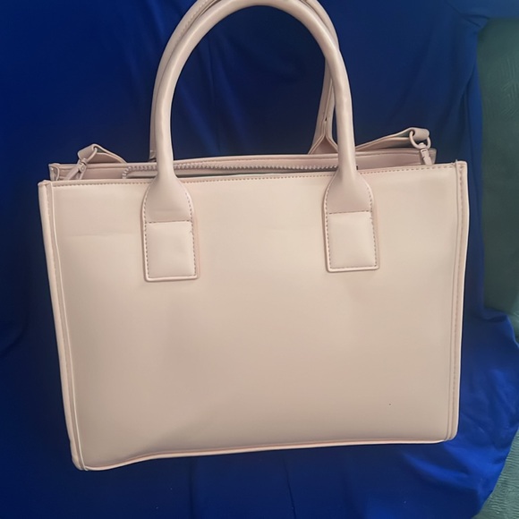 Kendall and Kylie pink tote bag, has strap - Picture 7 of 9